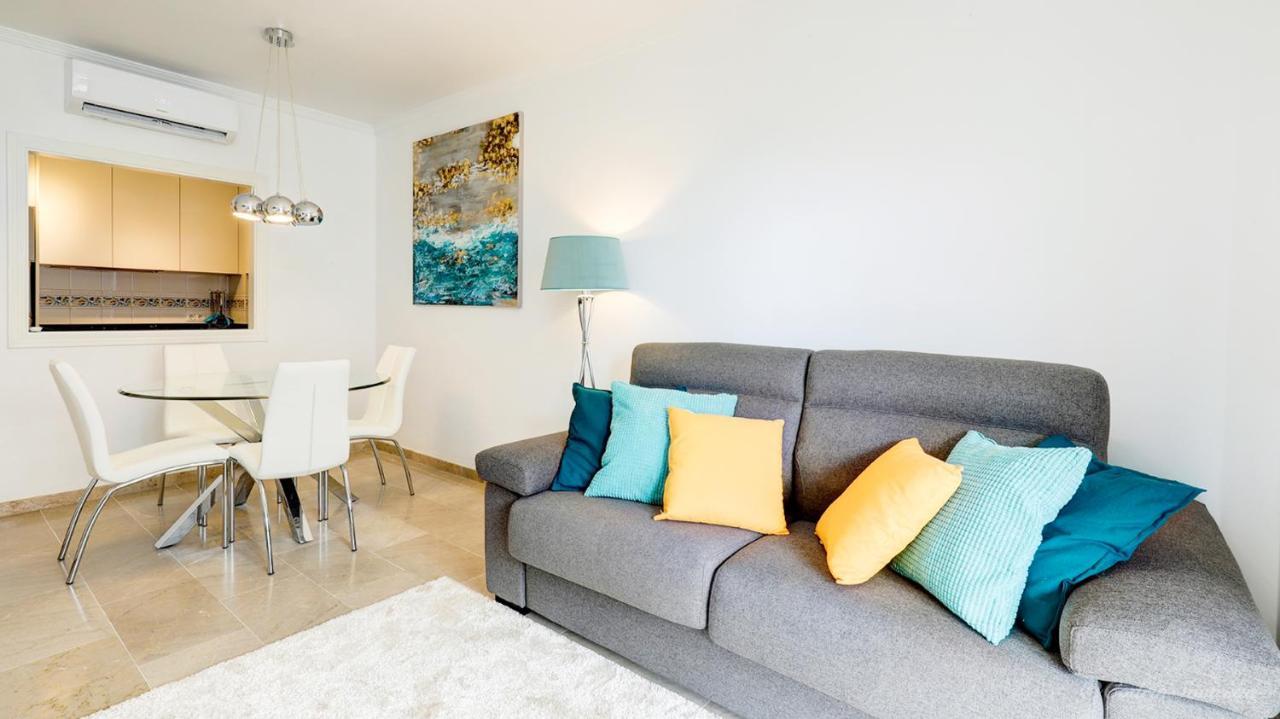 Cozy Apartment Overlooking Estepona'S Marina! Esterno foto