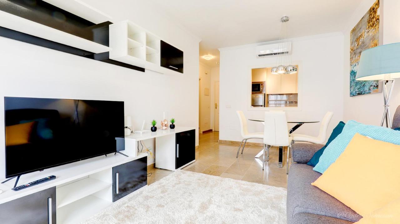 Cozy Apartment Overlooking Estepona'S Marina! Esterno foto