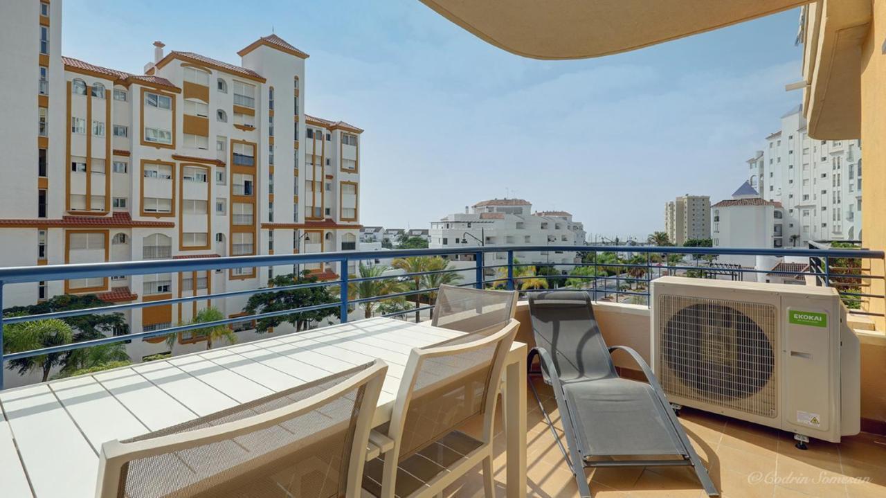 Cozy Apartment Overlooking Estepona'S Marina! Esterno foto