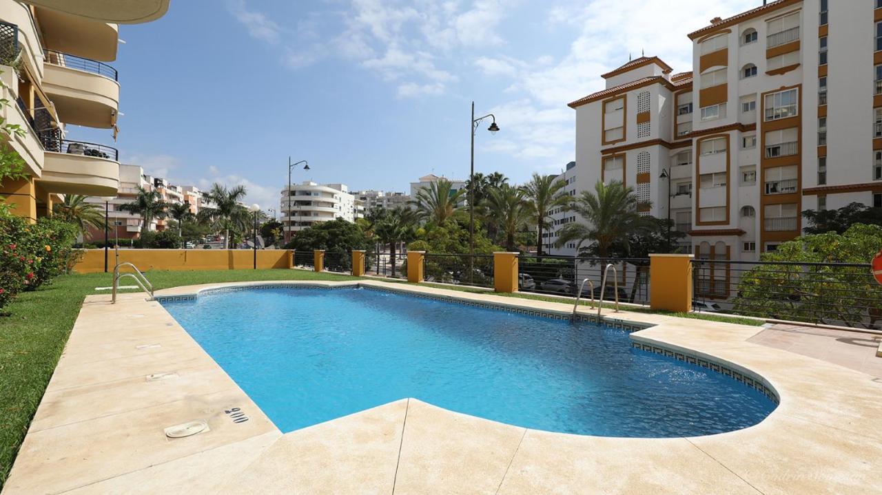 Cozy Apartment Overlooking Estepona'S Marina! Esterno foto