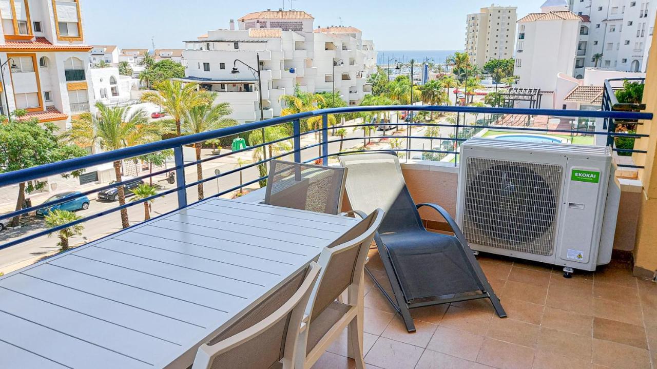 Cozy Apartment Overlooking Estepona'S Marina! Esterno foto