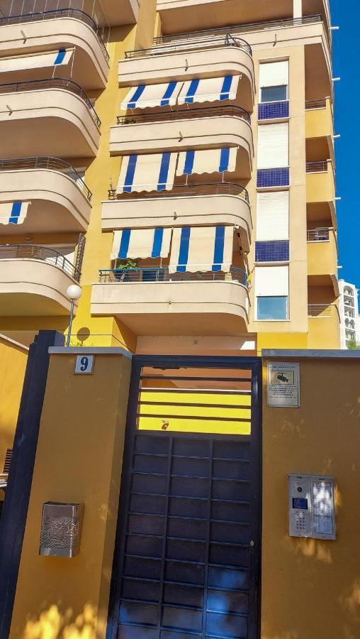 Cozy Apartment Overlooking Estepona'S Marina! Esterno foto