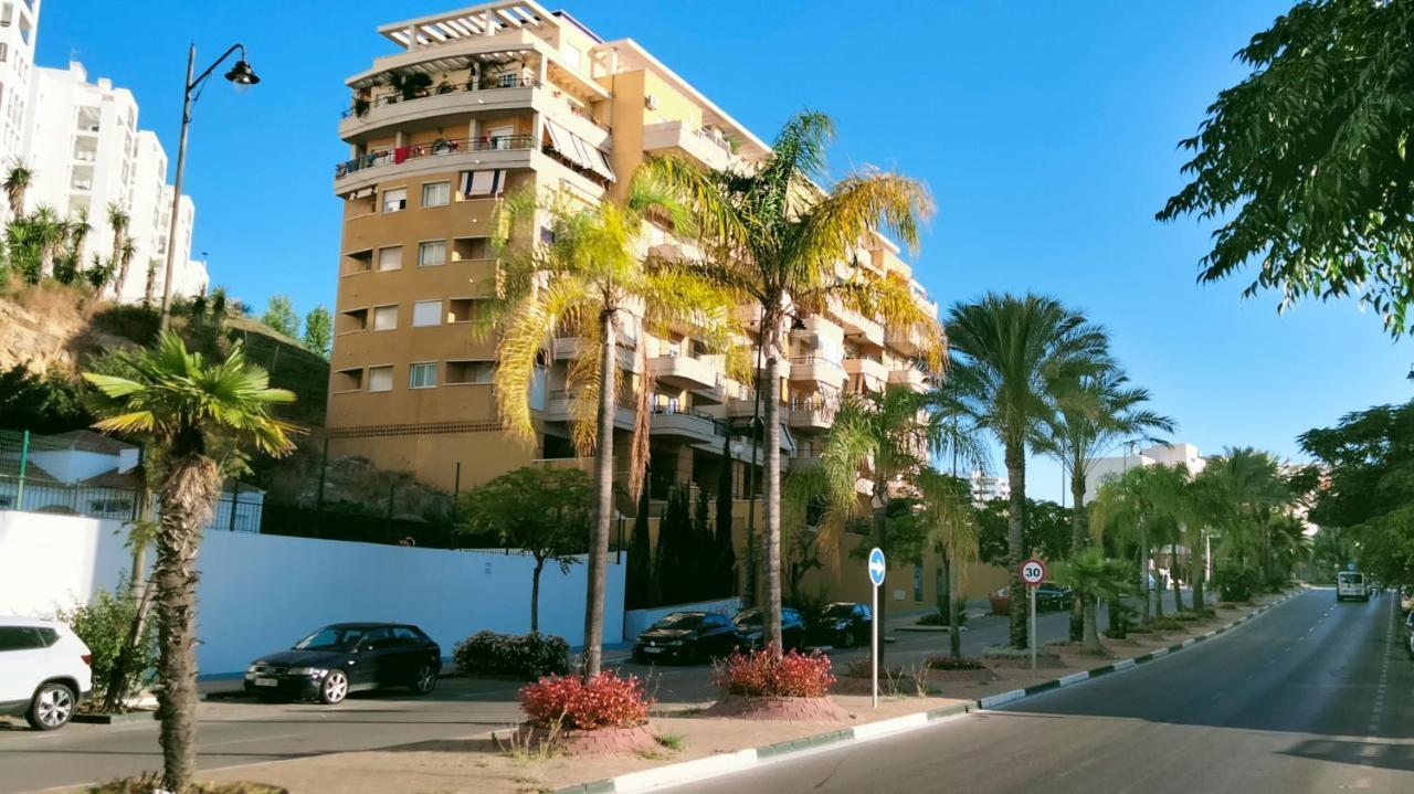 Cozy Apartment Overlooking Estepona'S Marina! Esterno foto